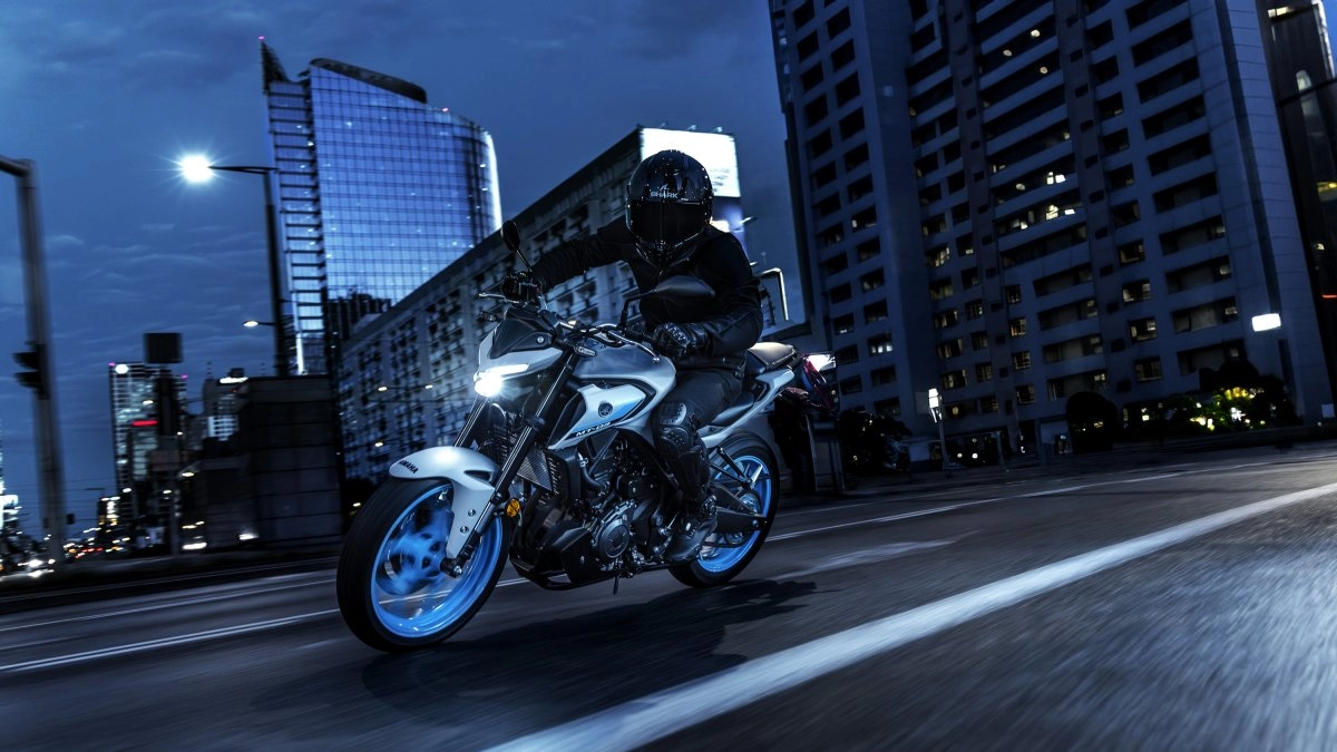 assets/images/motorcycles/models/mt-03-2026/b5287e22-e1f3-4da6-a8a4-945efa4e287c.png