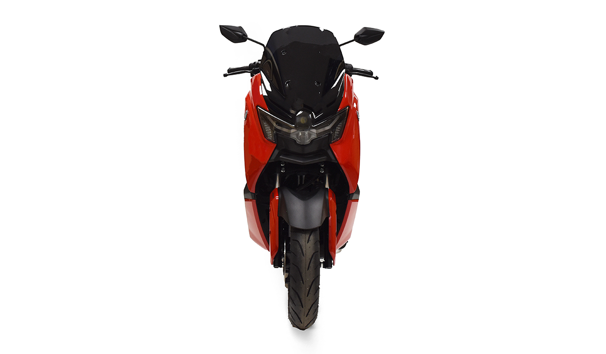 assets/images/motorcycles/models/n-max-2025/bd676135-7acb-40ec-b978-c8bb7890d3be.png