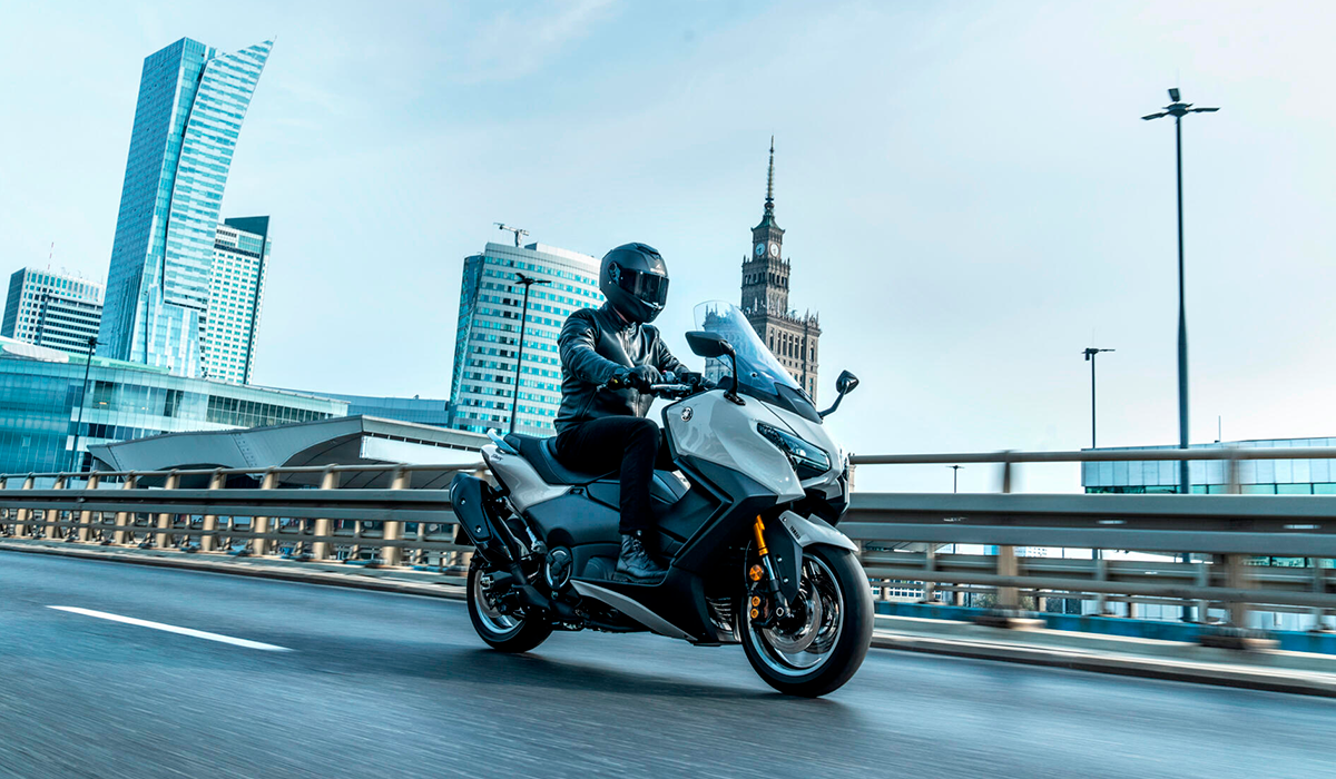 assets/images/motorcycles/models/t-max-tech-max-2025/18c9b361-9bbd-48c4-8a58-94e181a8f06d.png
