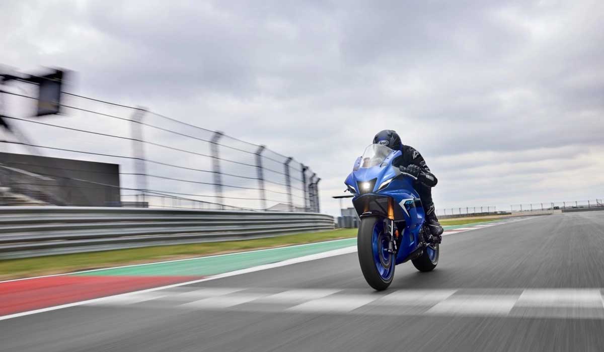 assets/images/motorcycles/models/yzf-r7-2026/9878f993-077f-4ae4-830c-0875e2cd1dc8.jpg