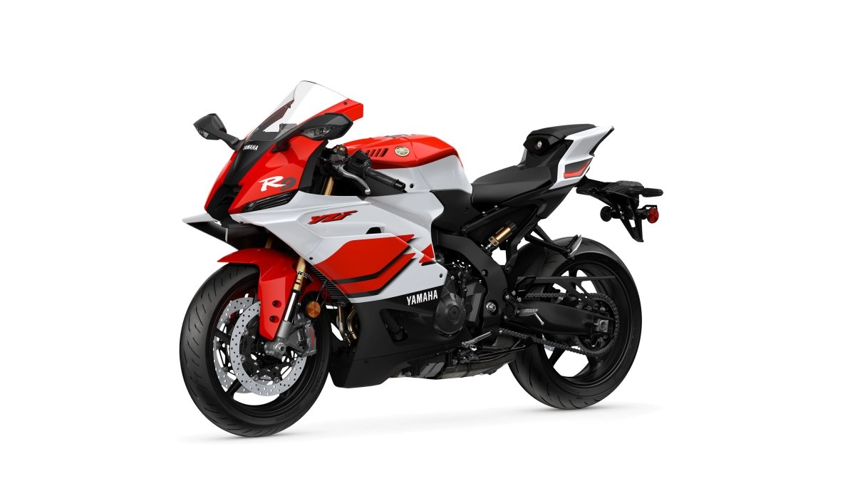 assets/images/motorcycles/models/yzf-r9-2026/b4147db0-1036-4737-a151-3f468263c4d6.png
