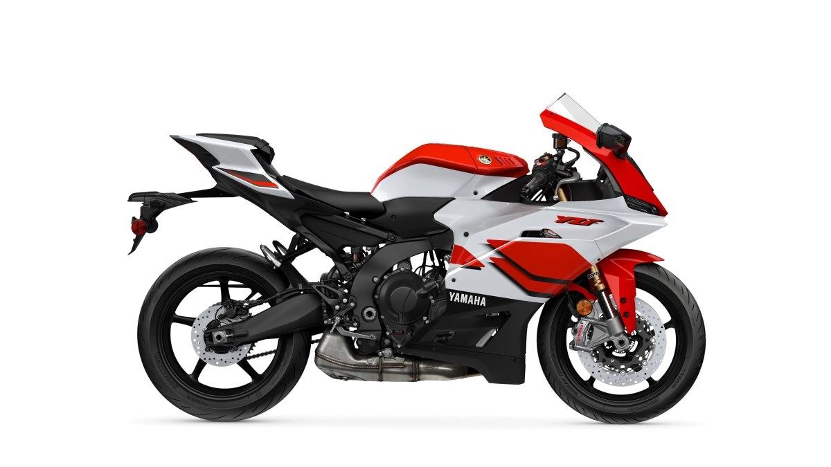 assets/images/motorcycles/models/yzf-r9-2026/df2f933e-8b30-4e36-81e0-748a77aeb9a0.png